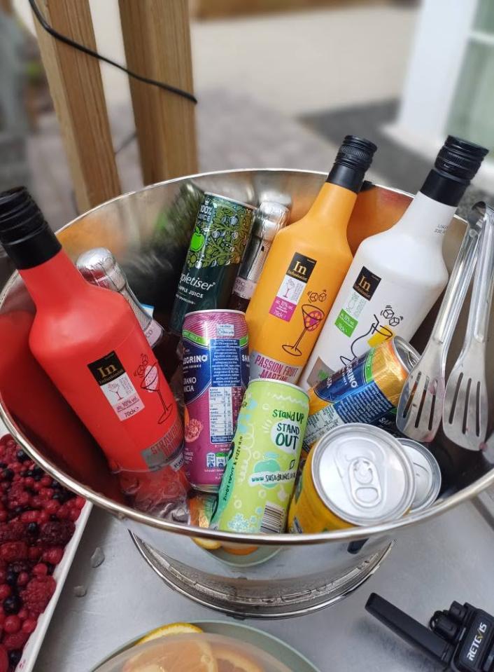 mocktail-drinks-in-cooler