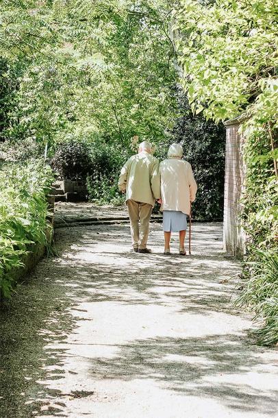 old-couple-walking