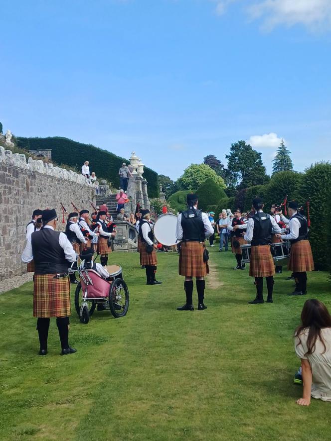 band playing at castle